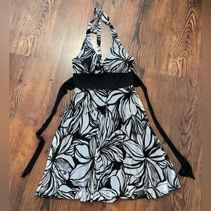 Speechless Monochrome Floral Halter Dress